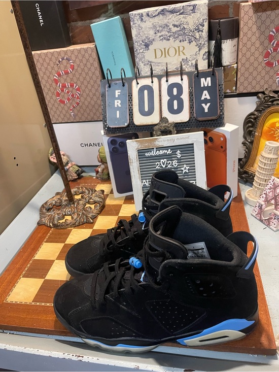 Jordan 6 RetroUNCSee